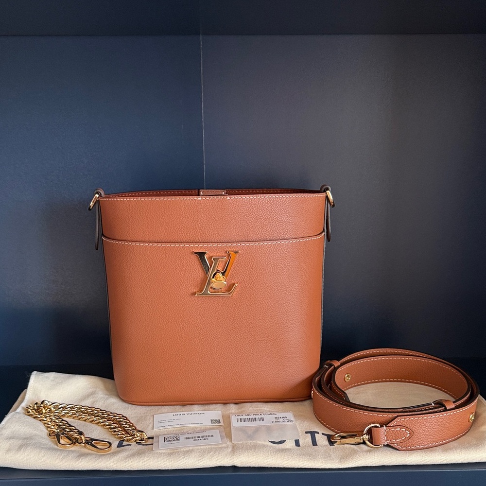 NEW Louis Vuitton Lock and Walk Cognac